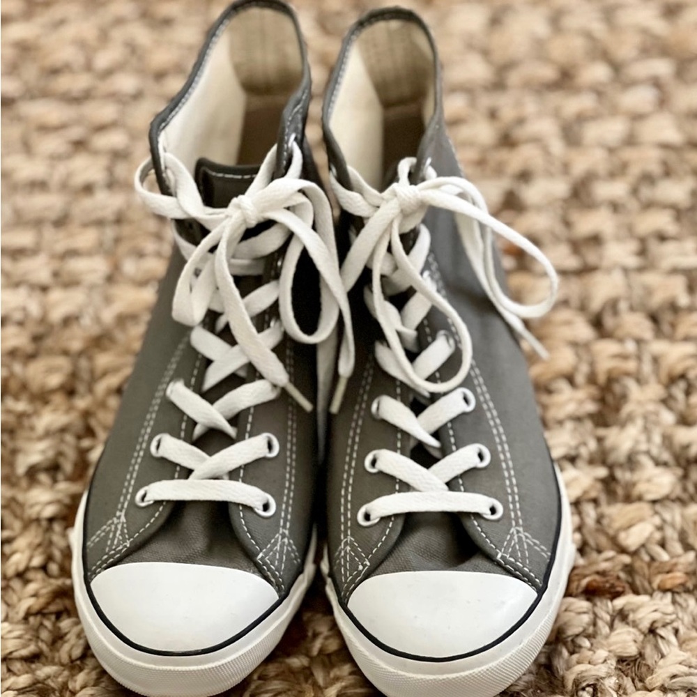 Converse size 8 women’s
